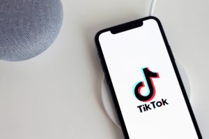 Как настроить TikTok с нуля и создать первый ролик